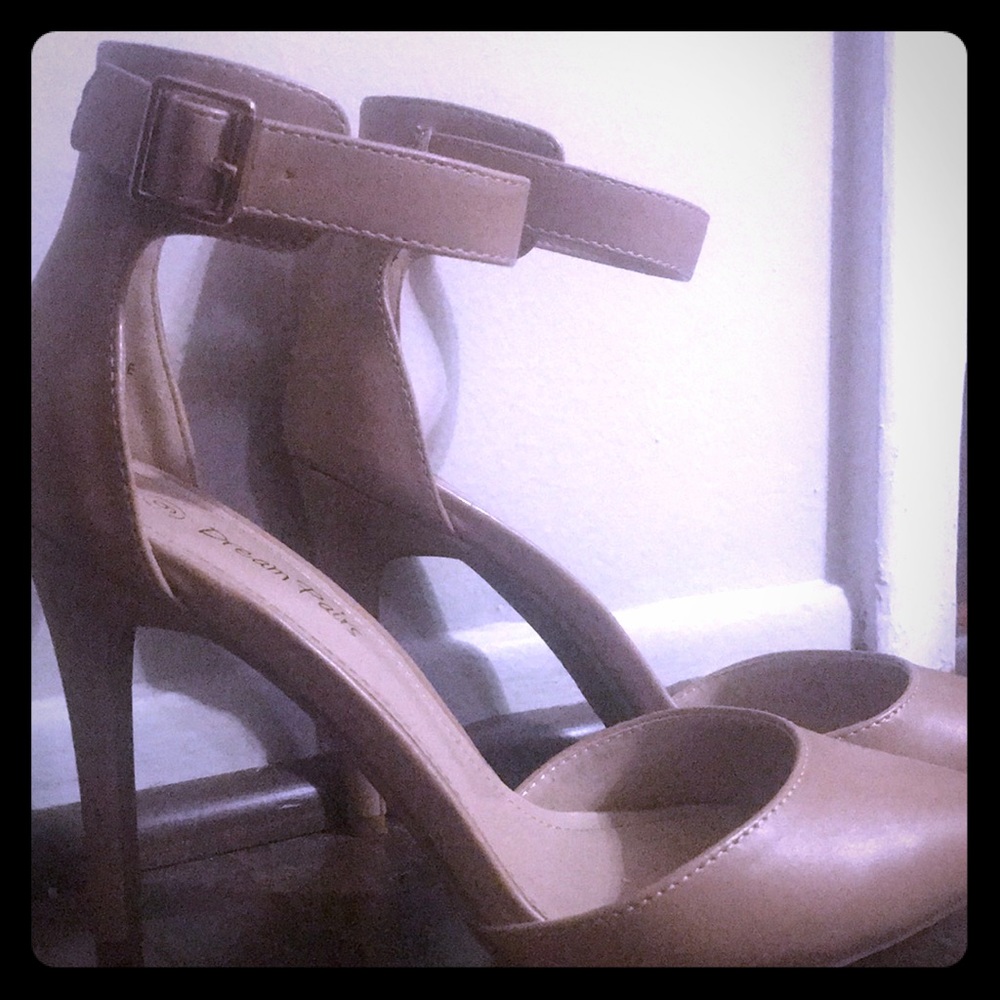 4” Tan heels